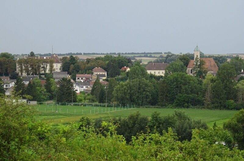 Ulrichskirchen Schloss und Kirche