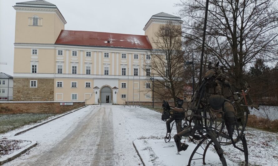 Kunst vor dem Schloss