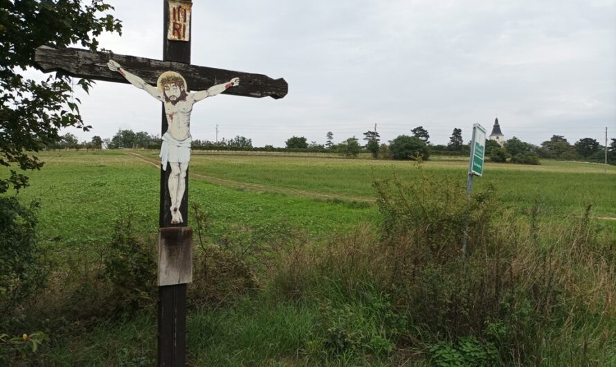 Kreuz am Stillfrieder Kirchenberg